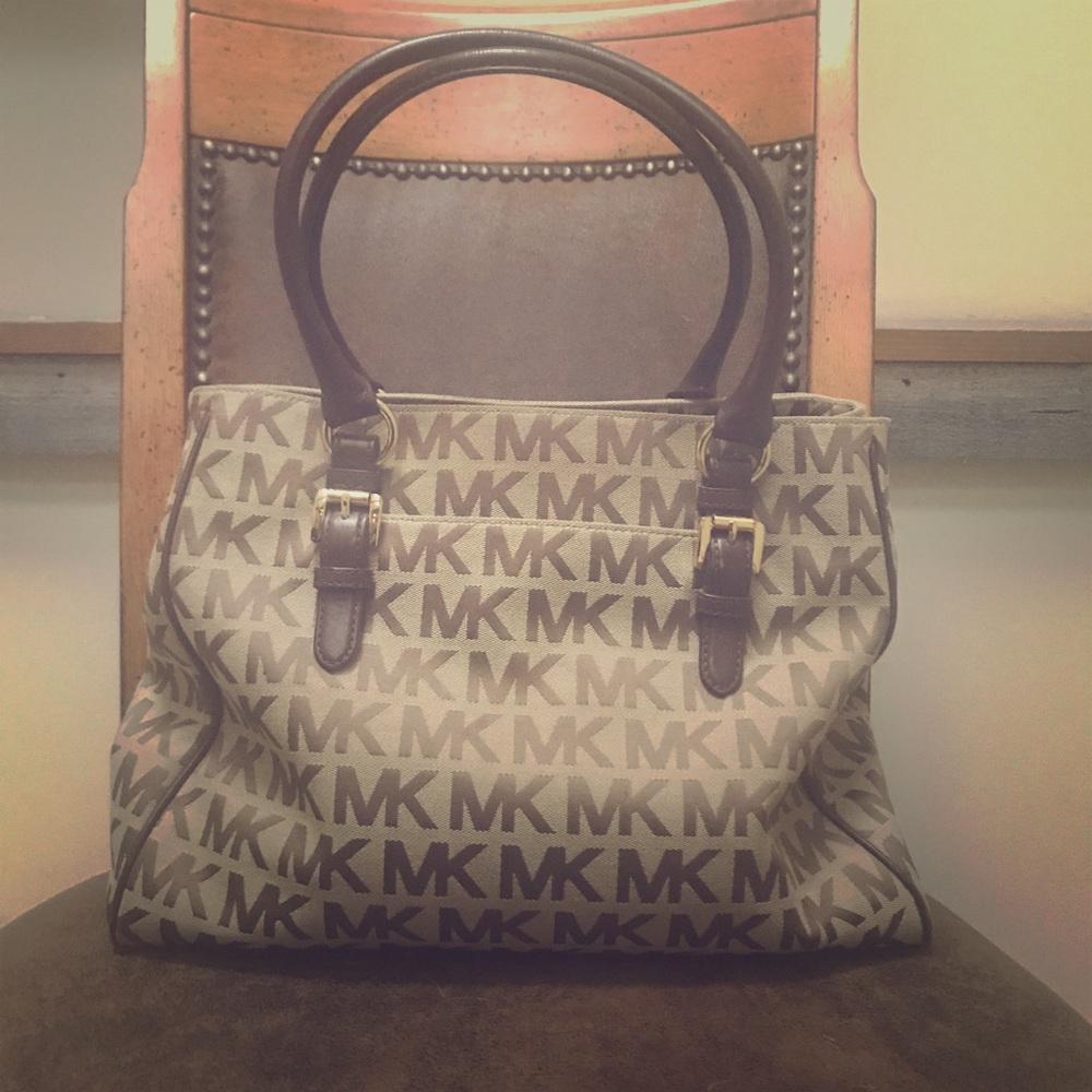 Michael Kors Signature Logo Bag